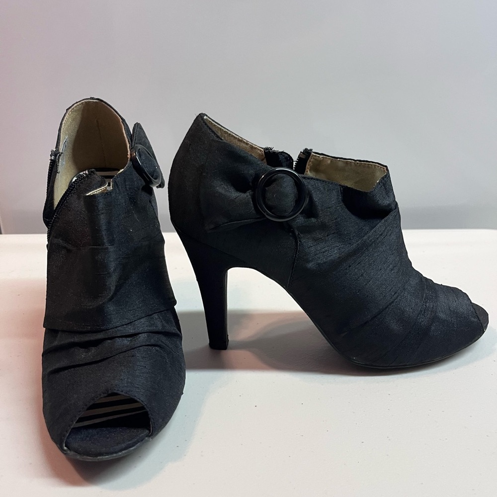 Rocket Dog Black Peep-Toe Heels with Buckle